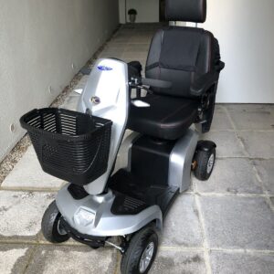 KYMCO Komfy 4 Mobility Scooter in Silver - new condition Cost £2250 New!!