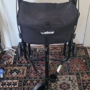 4 wheel rollator walker with seat