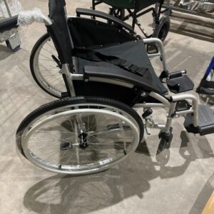 New Drive XS2 Self Propelled Folding Wheelchair/Aluminium Transit Wheelchair 19”
