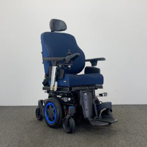 2023 Quickie Q500 M with Powered Lift & Tilt Powerchair *Looks BRAND NEW*