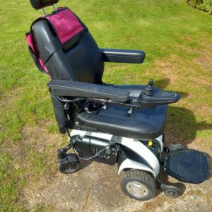 TRAVELUX VENTURE SEAT RISER POWERCHAIR ELECTRIC WHEELCHAIR with New batterys